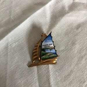 Vtg Niagara Falls Souvenir Brooch
